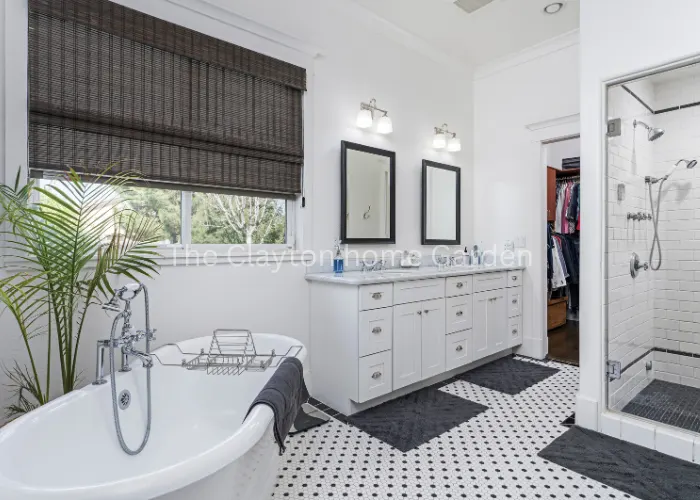 Colorful Shower Design for Small Bathrooms