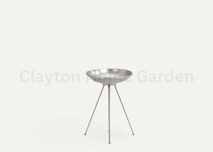 Then, I tried next, I tried the KHayRovies Metal Bird Bath, that is a light simple design. This is a great choice for smaller gardens, or for those who want for the tub to be moved around.
The set-up was simple However, I noticed that the shape of the stakes made the bowl sit slightly slant, but it was not a major issue. The construction of the metal gets hot in the sun, which is why I suggest putting it in a shaded location. If not, you'll have to replenish it frequently because water evaporates fast.
Although this particular bird bath didn't draw birds as fast as other bird baths but it's still a fantastic inexpensive option for those looking for something that is light enough to move around.